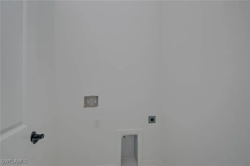 2107 Jefferson Avenue Alva FL 33920