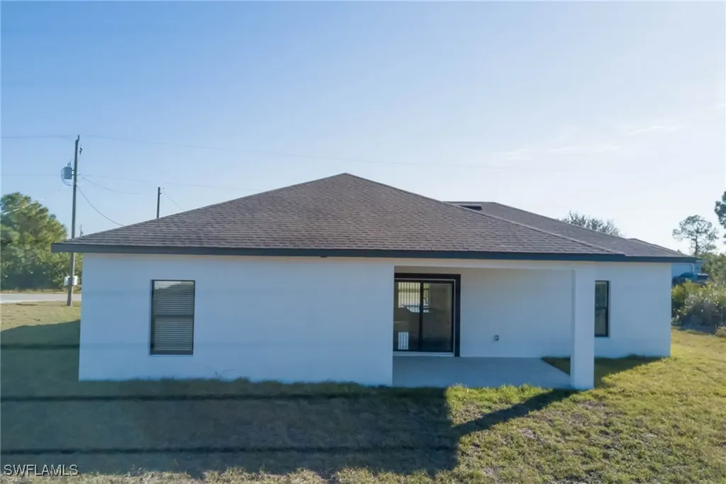 2107 Jefferson Avenue Alva FL 33920