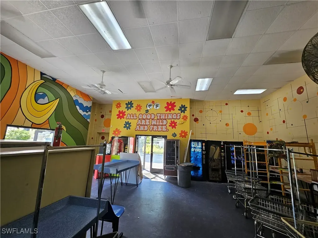 3270 Bayshore Drive Naples FL 34112