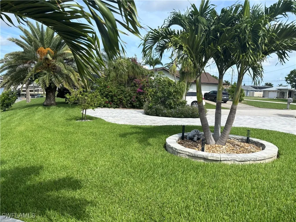 1951 SE 32nd Street Cape Coral FL 33904