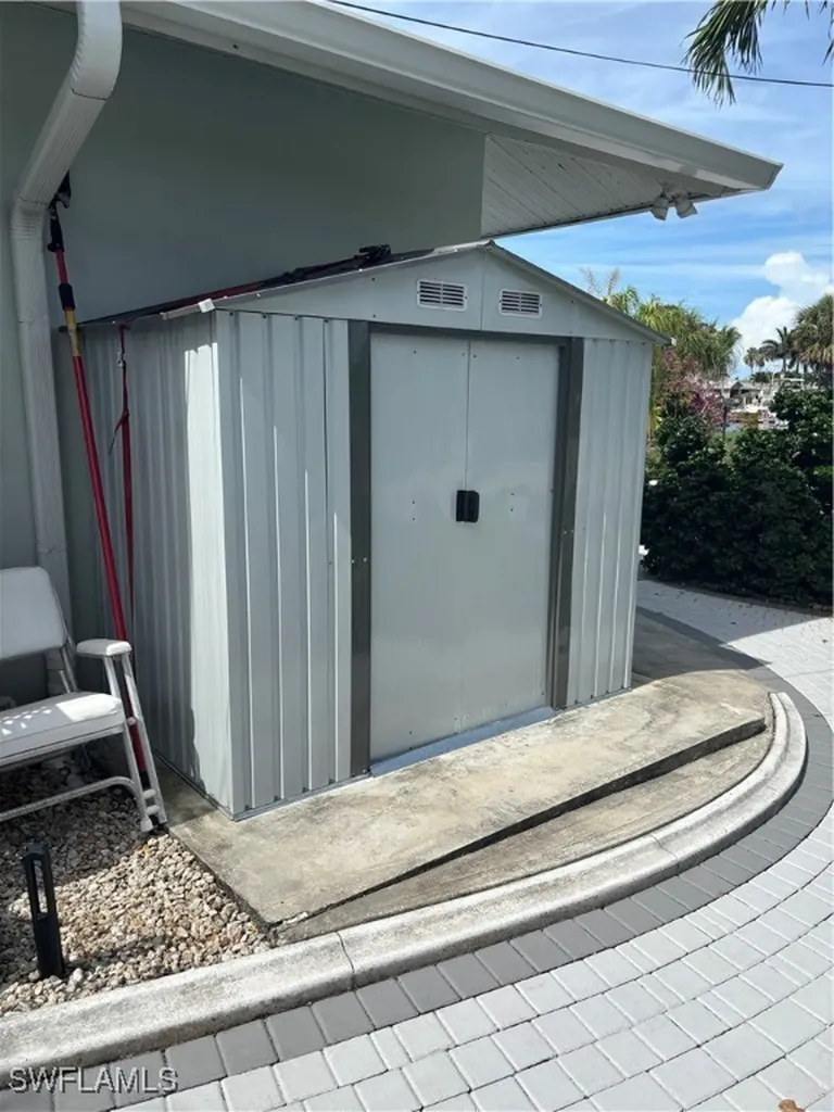 1951 SE 32nd Street Cape Coral FL 33904