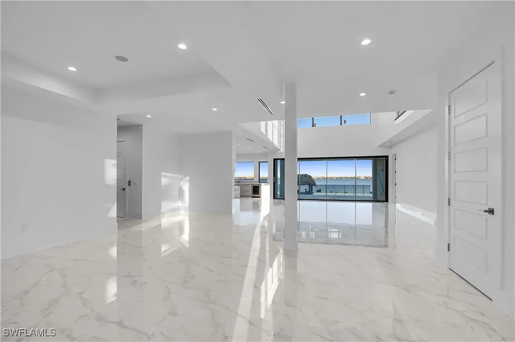 5735 Riverside Drive Cape Coral FL 33904