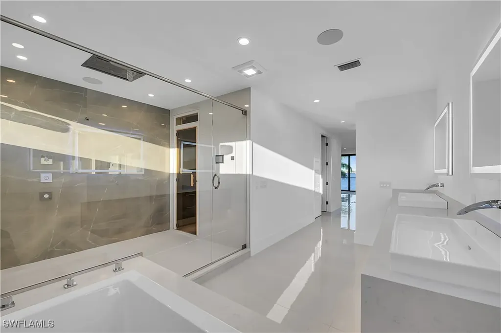 5735 Riverside Drive Cape Coral FL 33904