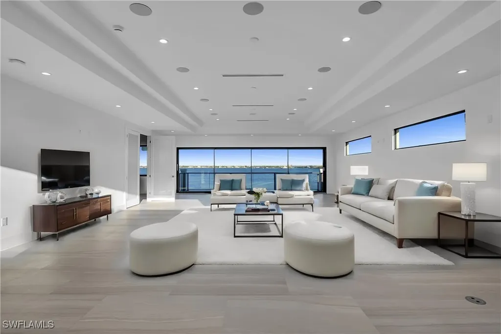 5735 Riverside Drive Cape Coral FL 33904