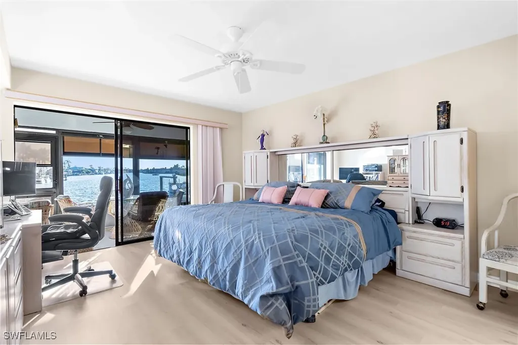 610 Victoria Drive Cape Coral FL 33904