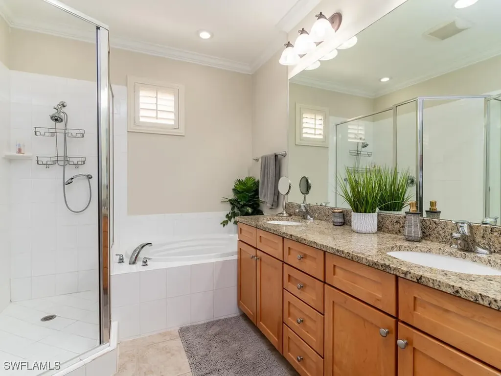 9146 Chula Vista Street Naples FL 34113