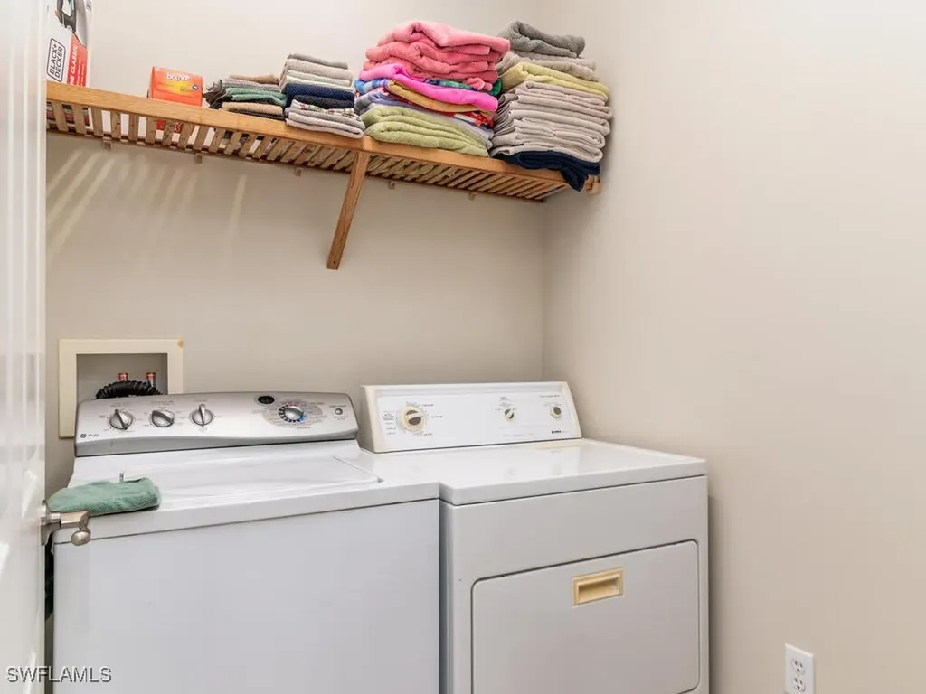 9146 Chula Vista Street Naples FL 34113