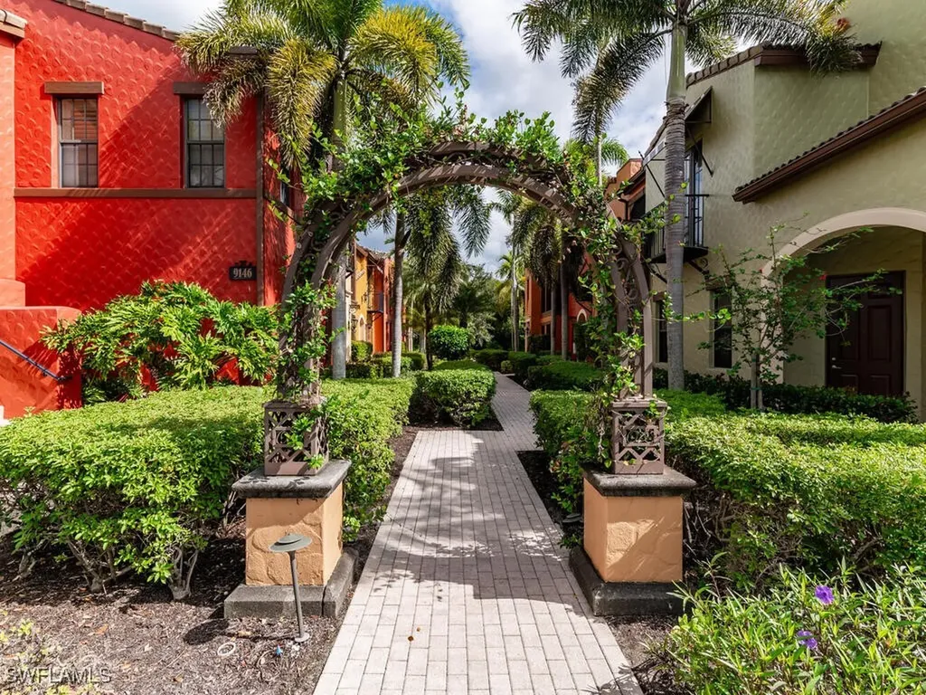 9146 Chula Vista Street Naples FL 34113