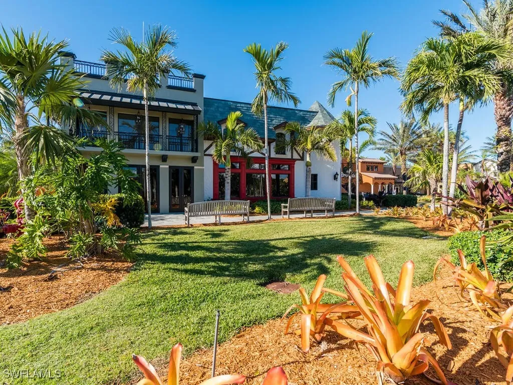 9146 Chula Vista Street Naples FL 34113