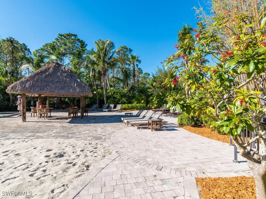 9146 Chula Vista Street Naples FL 34113