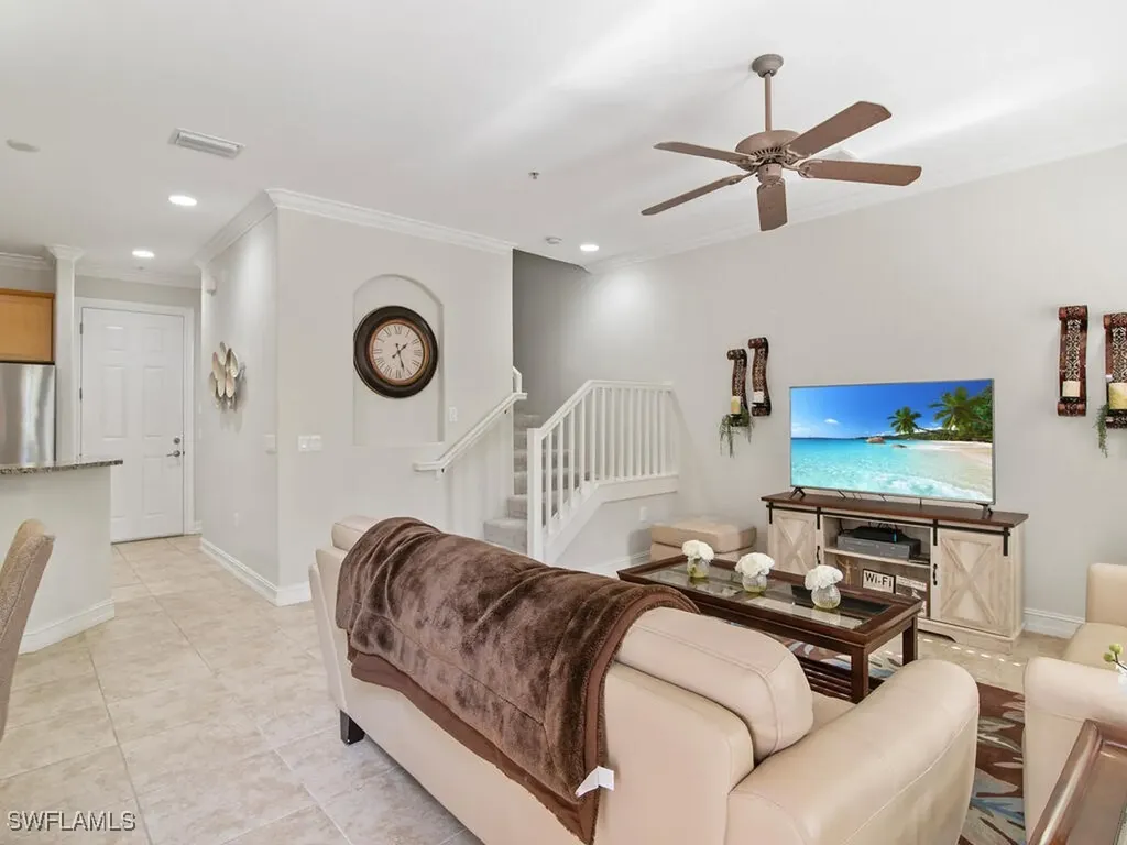 9146 Chula Vista Street Naples FL 34113