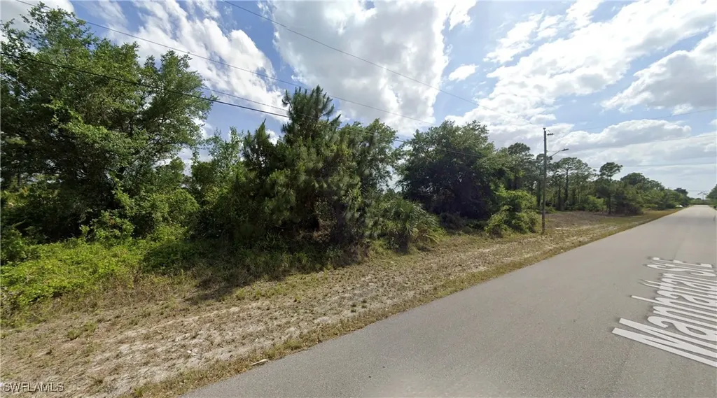 730 Manhattan Street E Lehigh Acres FL 33974