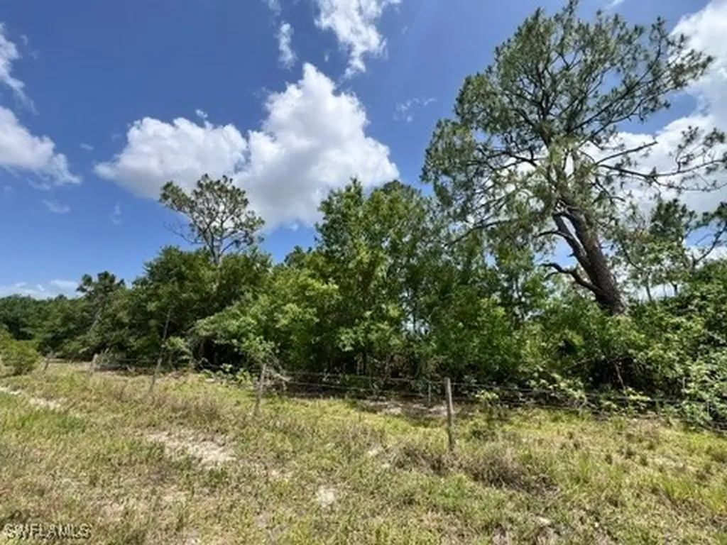 21041 Granville Road Fort Myers FL 33917