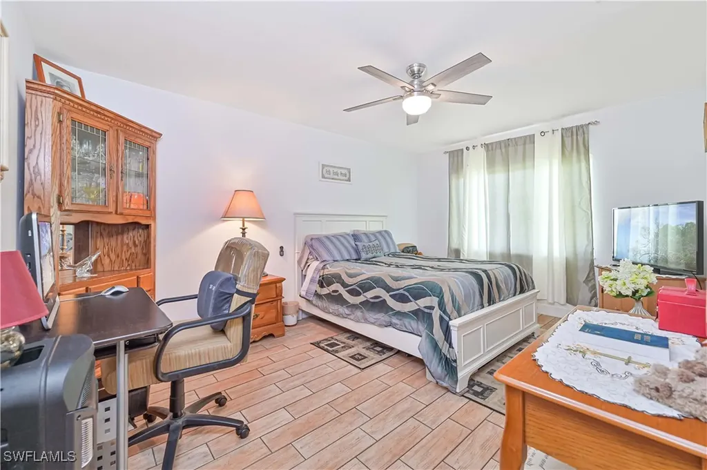 2222 NE 22nd Avenue Cape Coral FL 33909