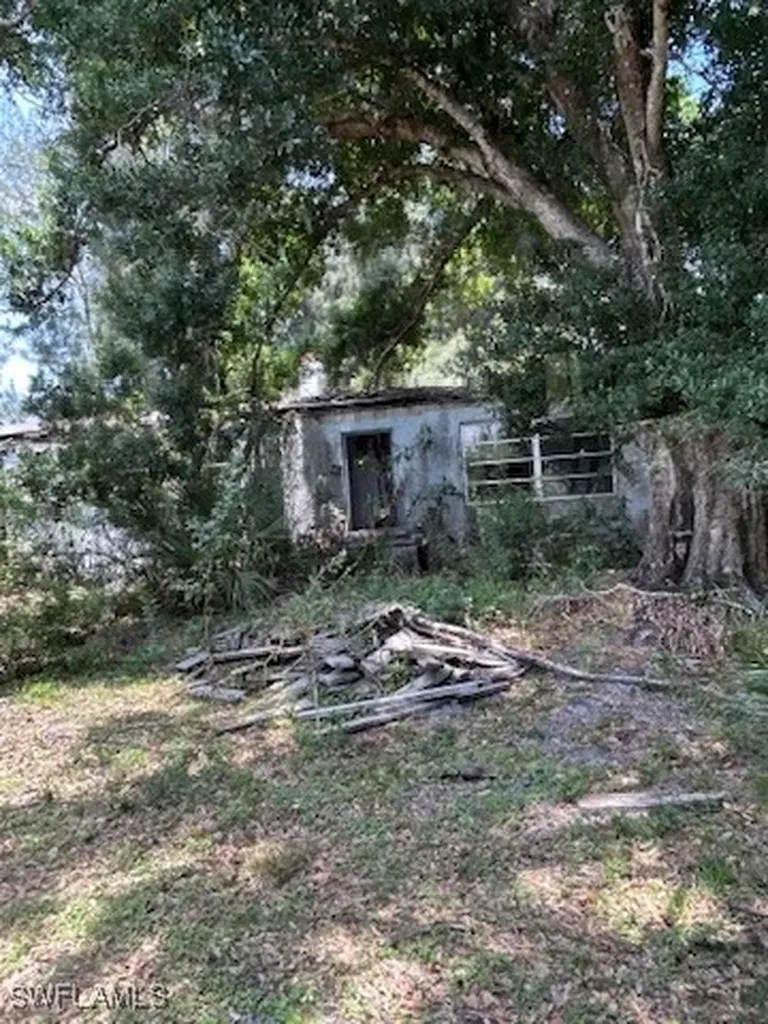 21081 Granville Road Fort Myers FL 33917