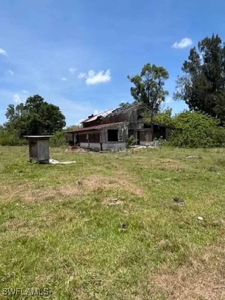 21081 Granville Road Fort Myers FL 33917