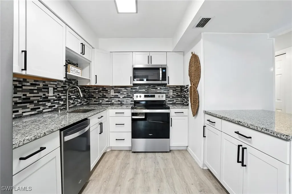 1506 Mainsail Drive Naples FL 34114