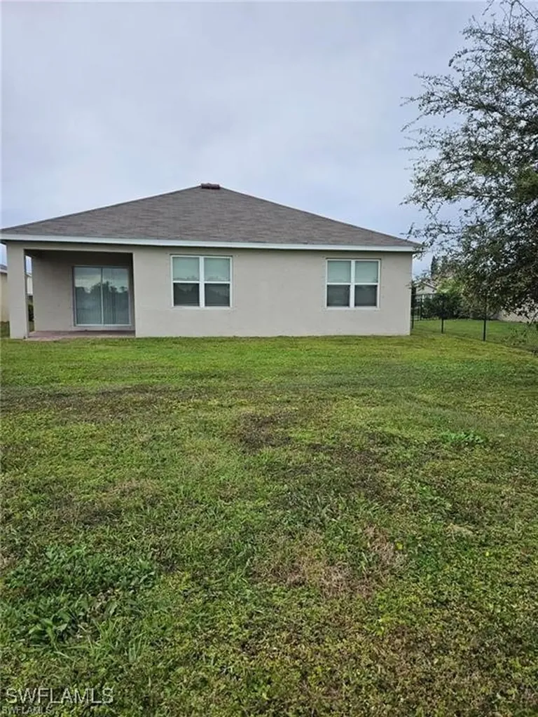 10517 Canal Brook Lane Lehigh Acres FL 33936