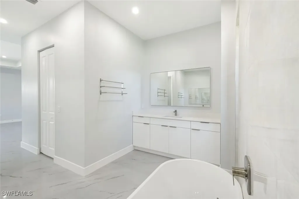 1613 NW 39th Avenue Cape Coral FL 33993