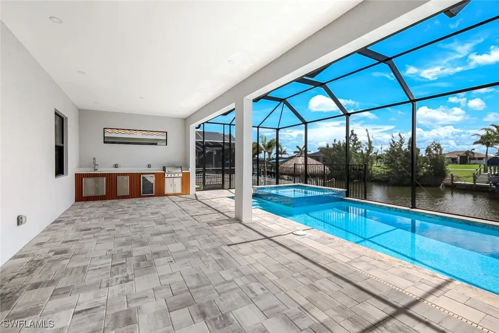 1613 NW 39th Avenue Cape Coral FL 33993