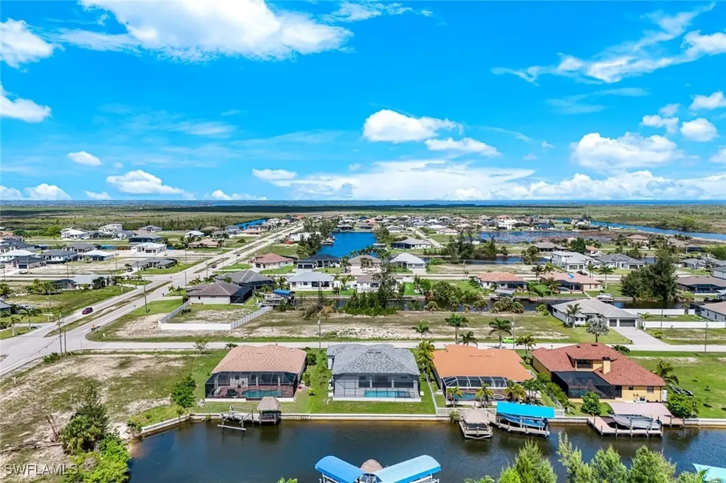 1613 NW 39th Avenue Cape Coral FL 33993