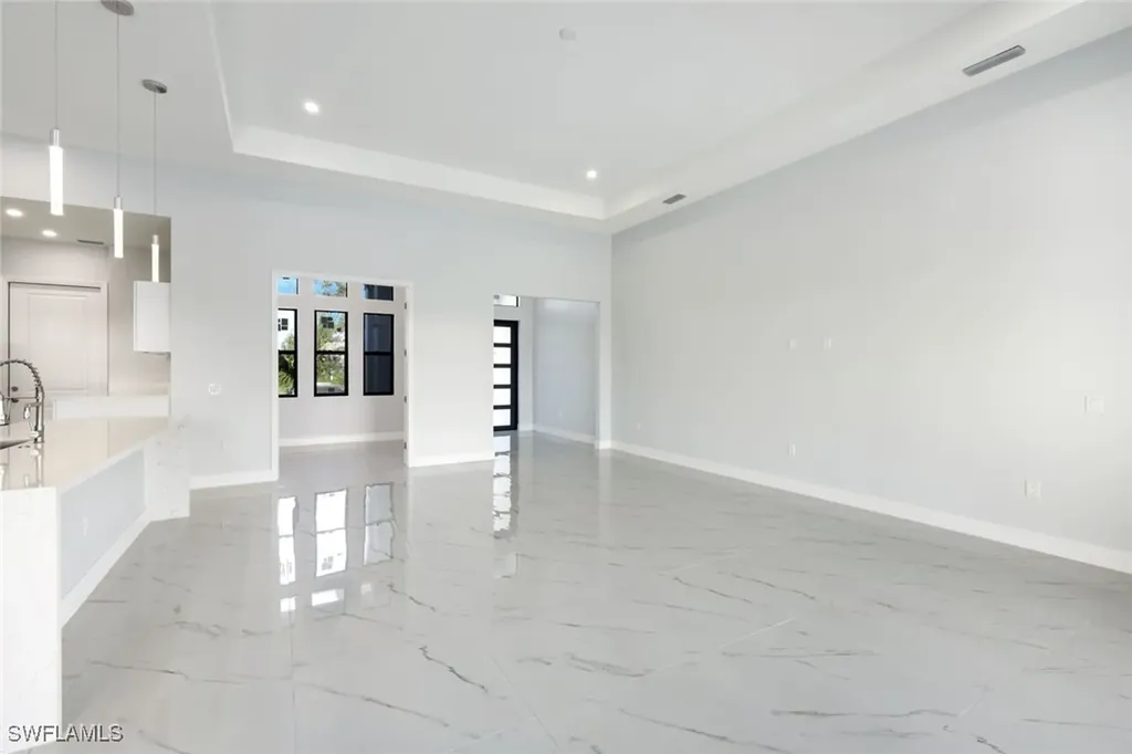 1613 NW 39th Avenue Cape Coral FL 33993