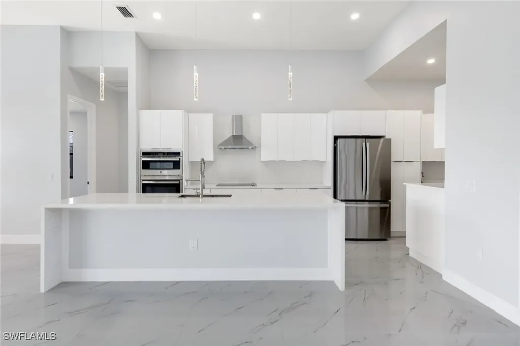 1613 NW 39th Avenue Cape Coral FL 33993
