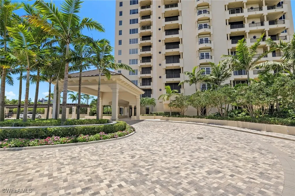 8990 Bay Colony Drive Naples FL 34108