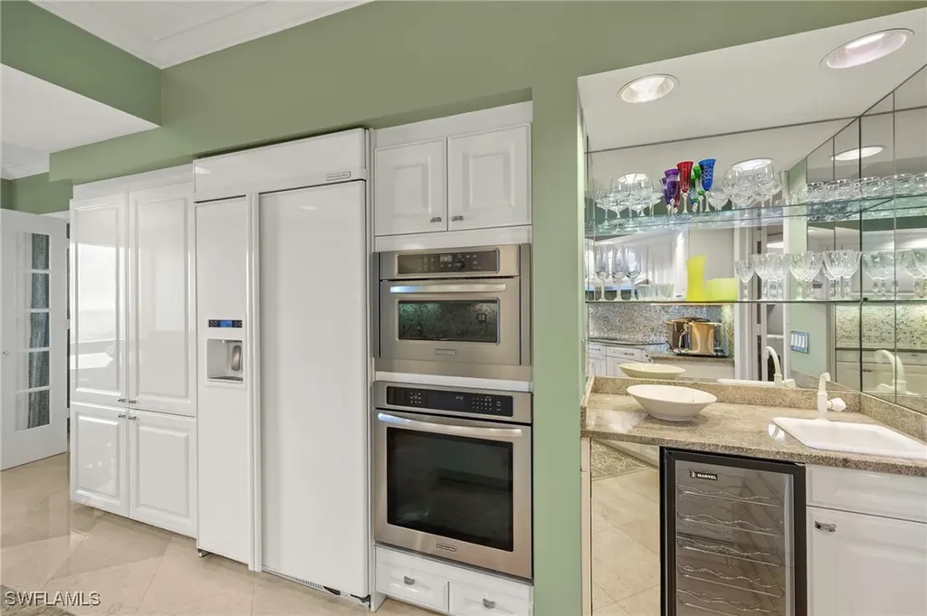 8990 Bay Colony Drive Naples FL 34108