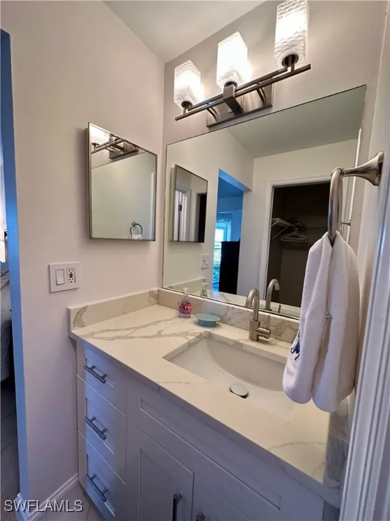 10686 Gulfshore Drive Naples FL 34108-3041