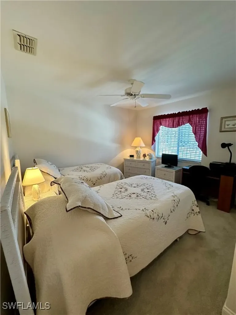 10686 Gulfshore Drive Naples FL 34108-3041