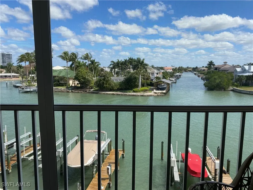 10686 Gulfshore Drive Naples FL 34108-3041