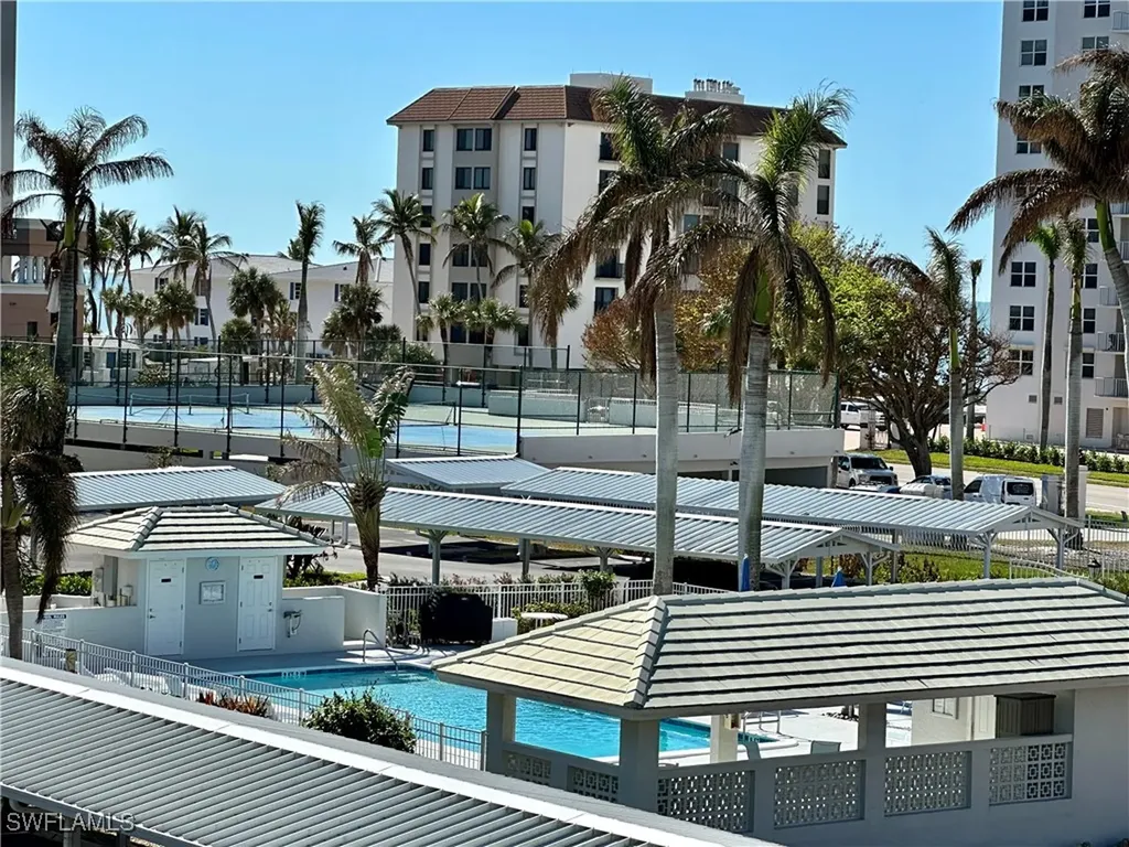 10686 Gulfshore Drive Naples FL 34108-3041