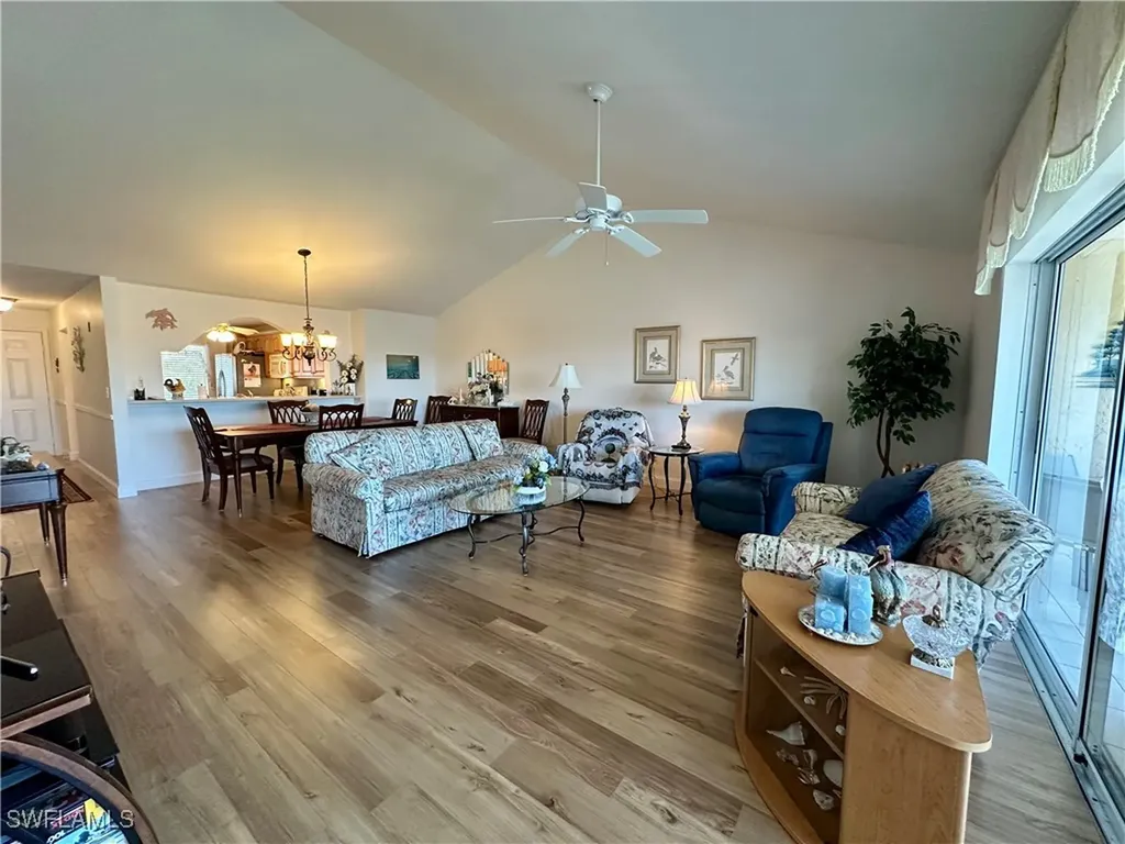 10686 Gulfshore Drive Naples FL 34108-3041