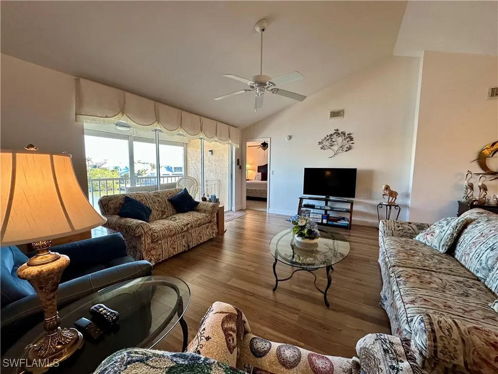 10686 Gulfshore Drive Naples FL 34108-3041