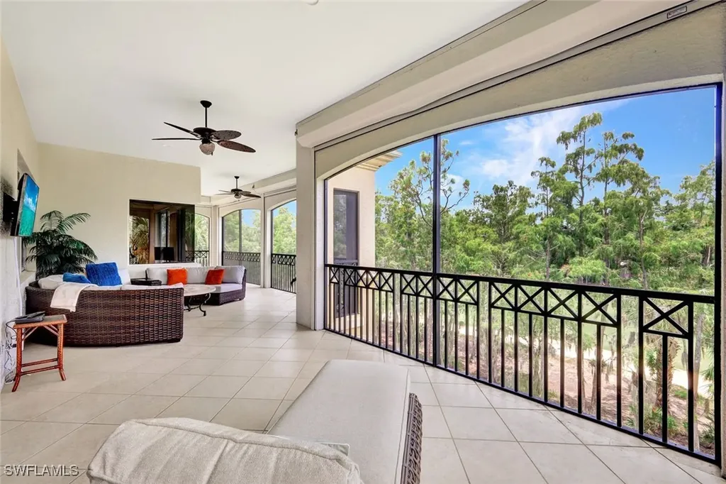 2830 Tiburon Boulevard E Naples FL 34109