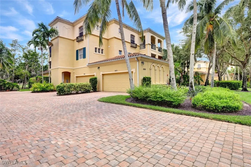 2830 Tiburon Boulevard E Naples FL 34109