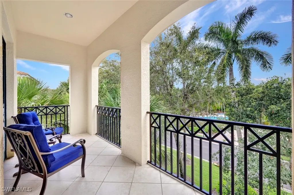 2830 Tiburon Boulevard E Naples FL 34109
