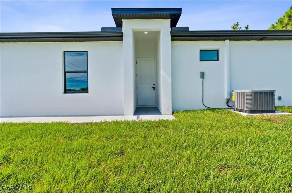 1011 & 1013 Abrams Boulevard Lehigh Acres FL 33971