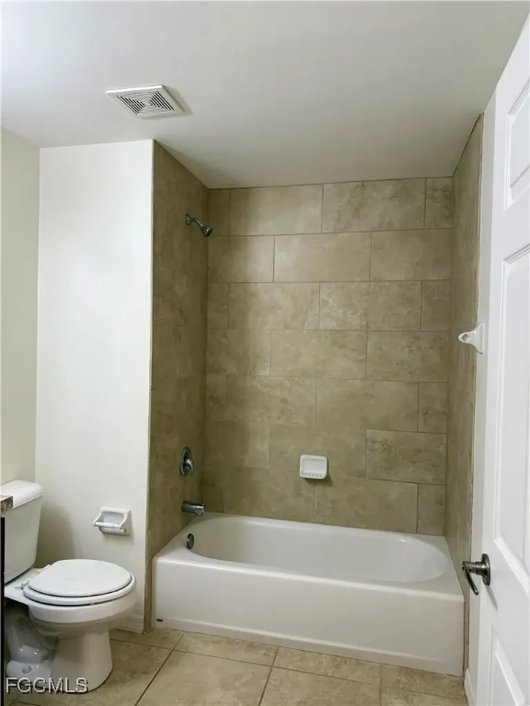 519/521 SE 6th Terrace Cape Coral FL 33990