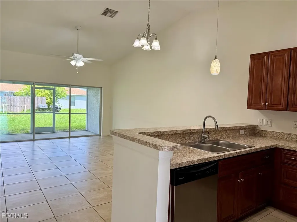 519/521 SE 6th Terrace Cape Coral FL 33990