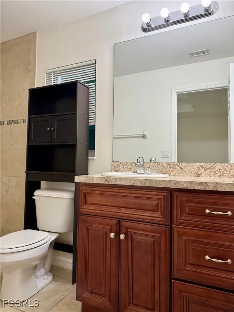 519/521 SE 6th Terrace Cape Coral FL 33990