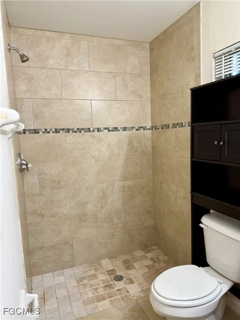 519/521 SE 6th Terrace Cape Coral FL 33990