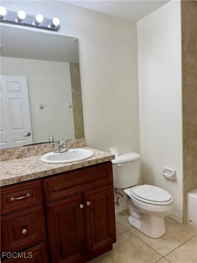 519/521 SE 6th Terrace Cape Coral FL 33990