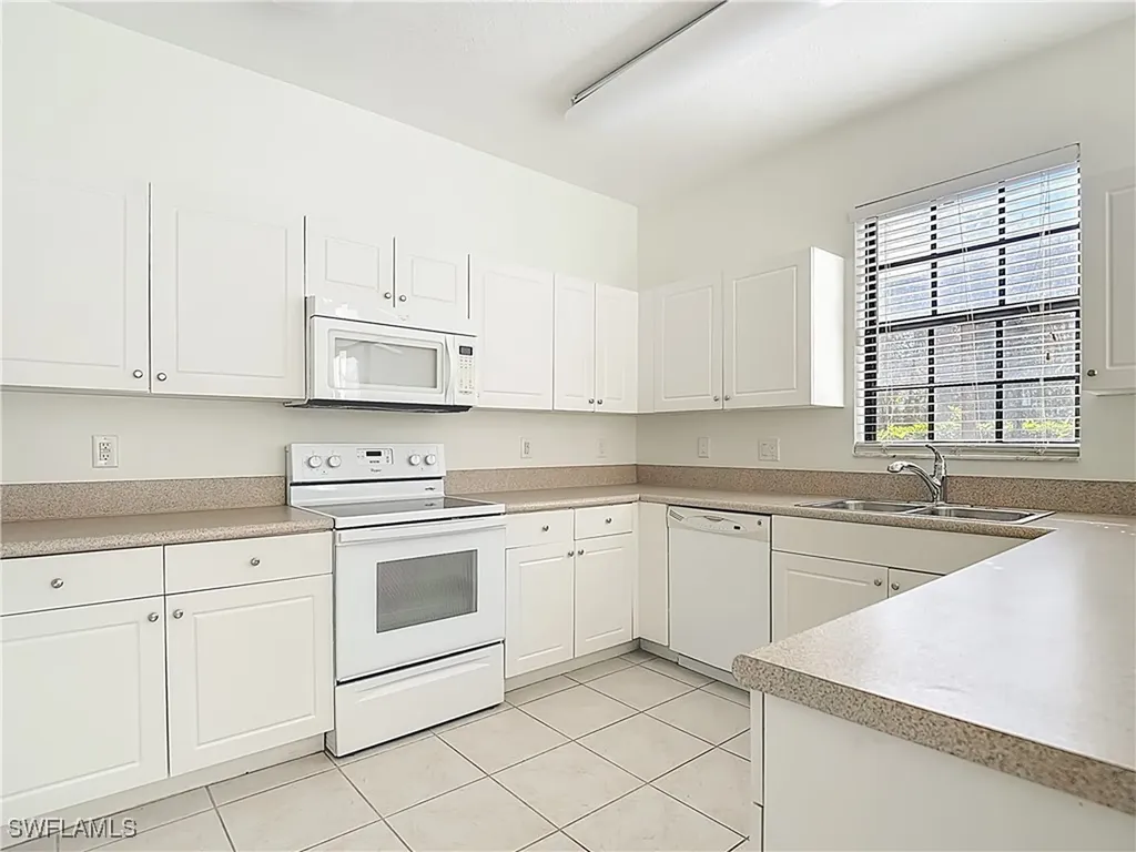 7376 Bristol Circle Naples FL 34120