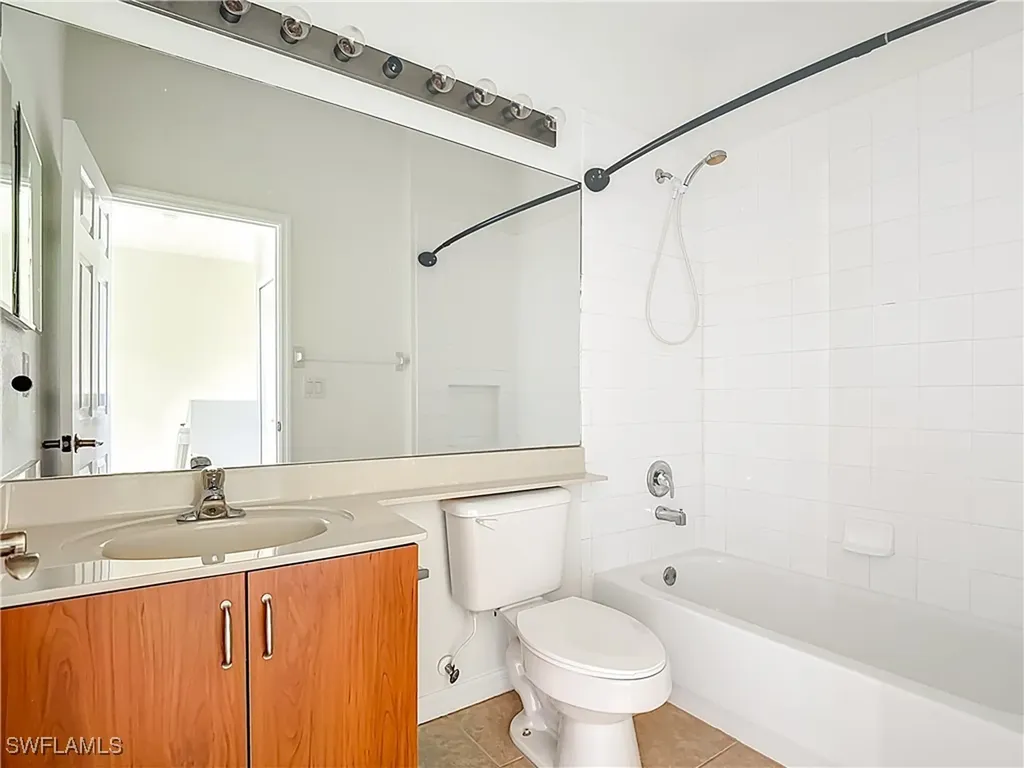 7376 Bristol Circle Naples FL 34120