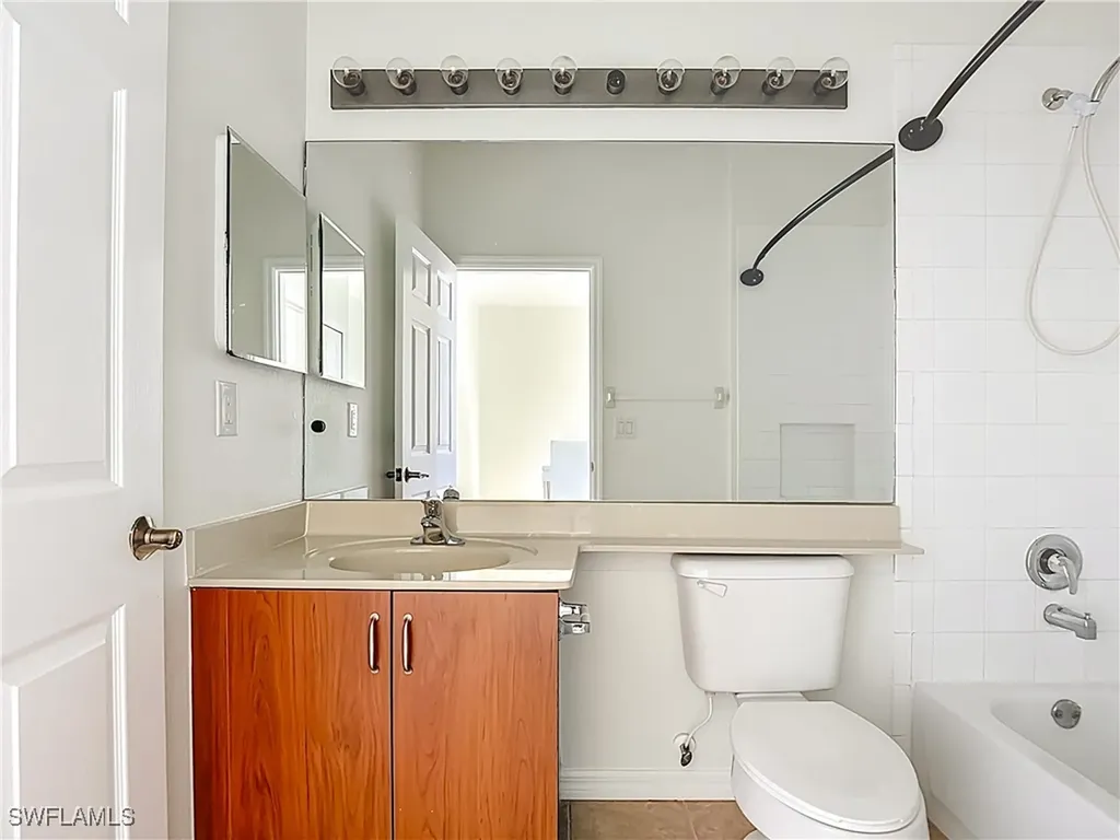 7376 Bristol Circle Naples FL 34120