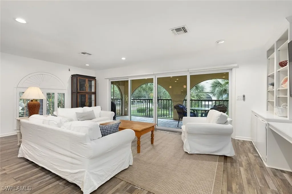 3360 10th Street N Naples FL 34103
