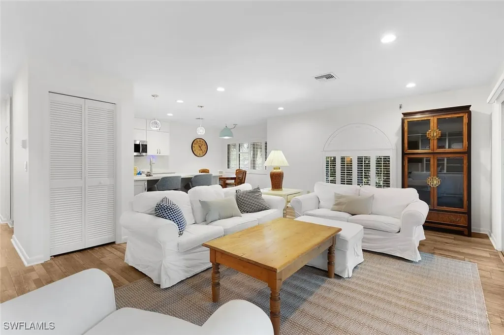 3360 10th Street N Naples FL 34103