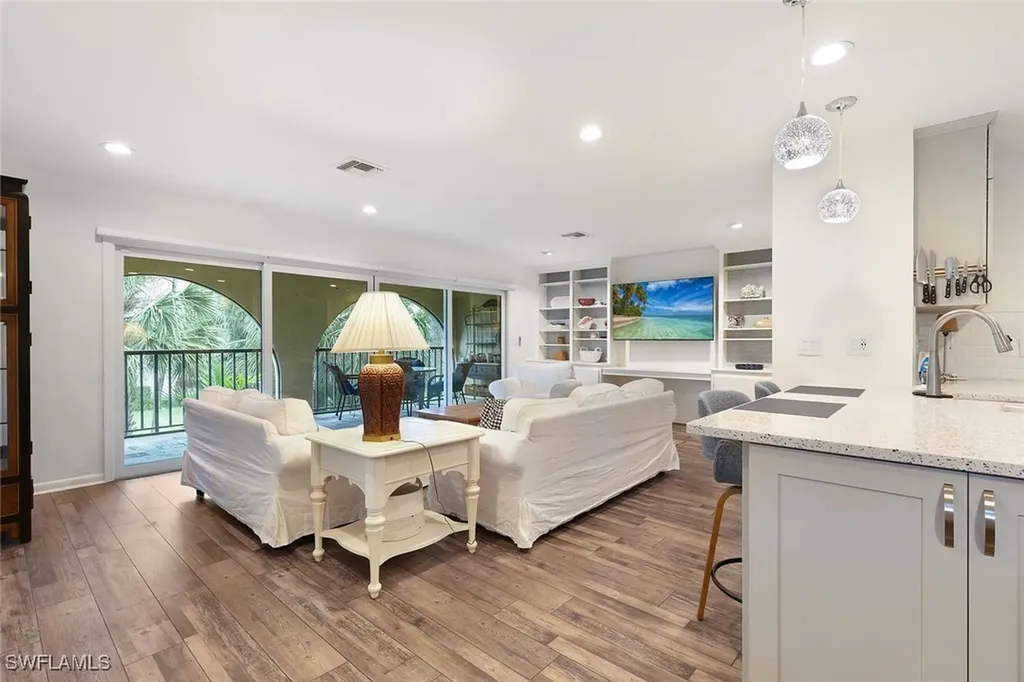 3360 10th Street N Naples FL 34103